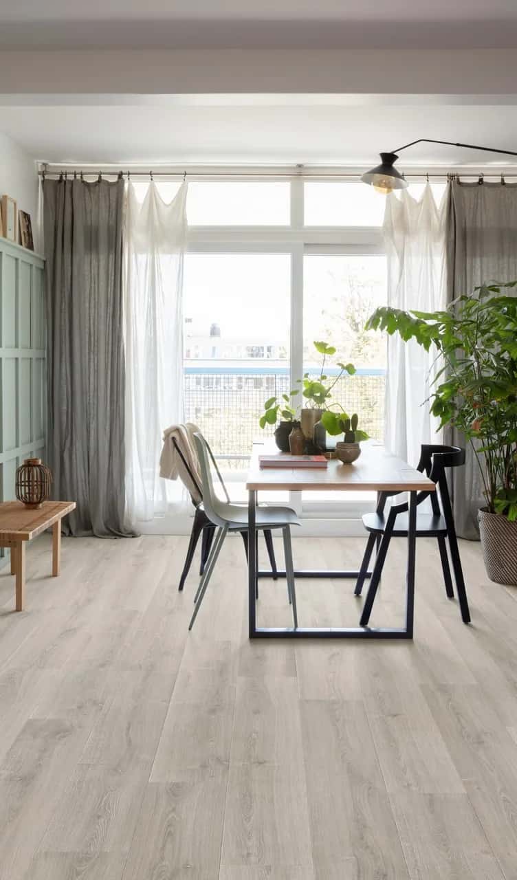 Brushed oak grey Laminate Capture