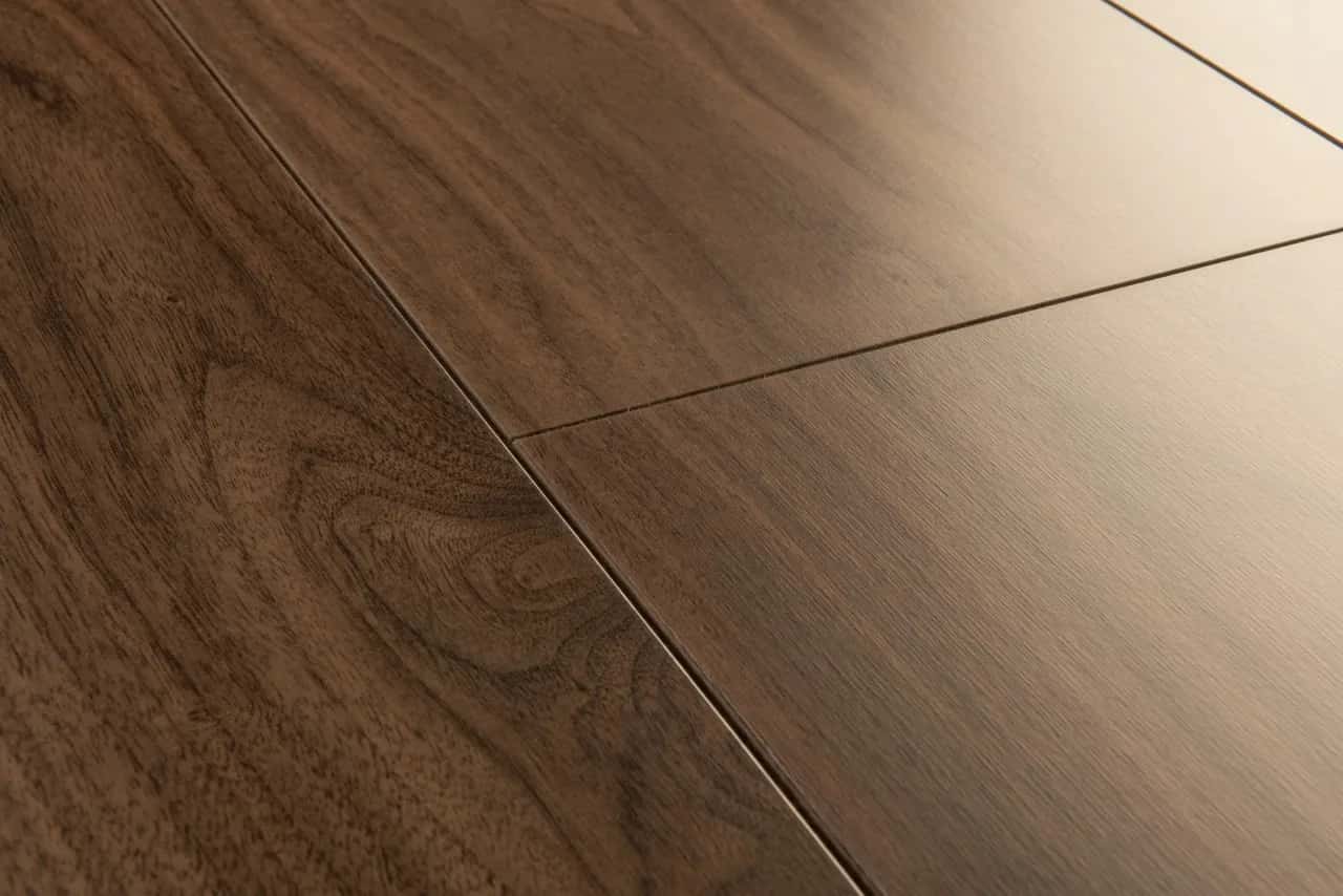 Chic walnut Laminate Capture