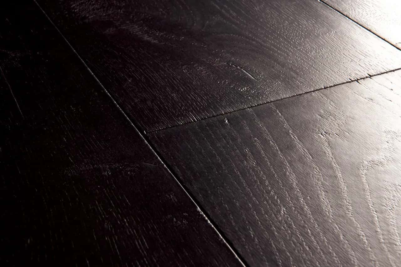 Painted oak black Laminate Capture