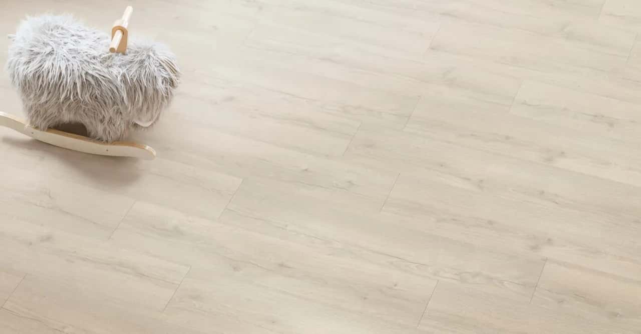 Vivid grey oak Laminate Classic