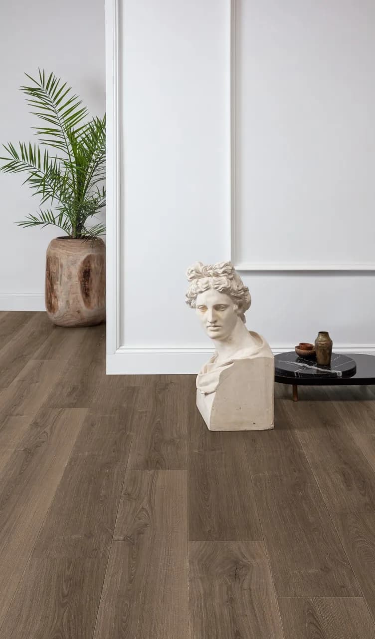 Brushed oak brown Laminate Capture
