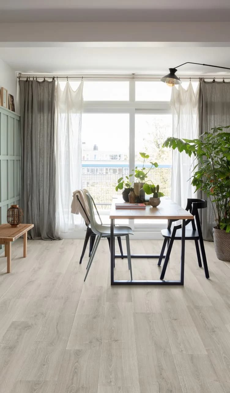 Brushed oak grey Laminate Capture