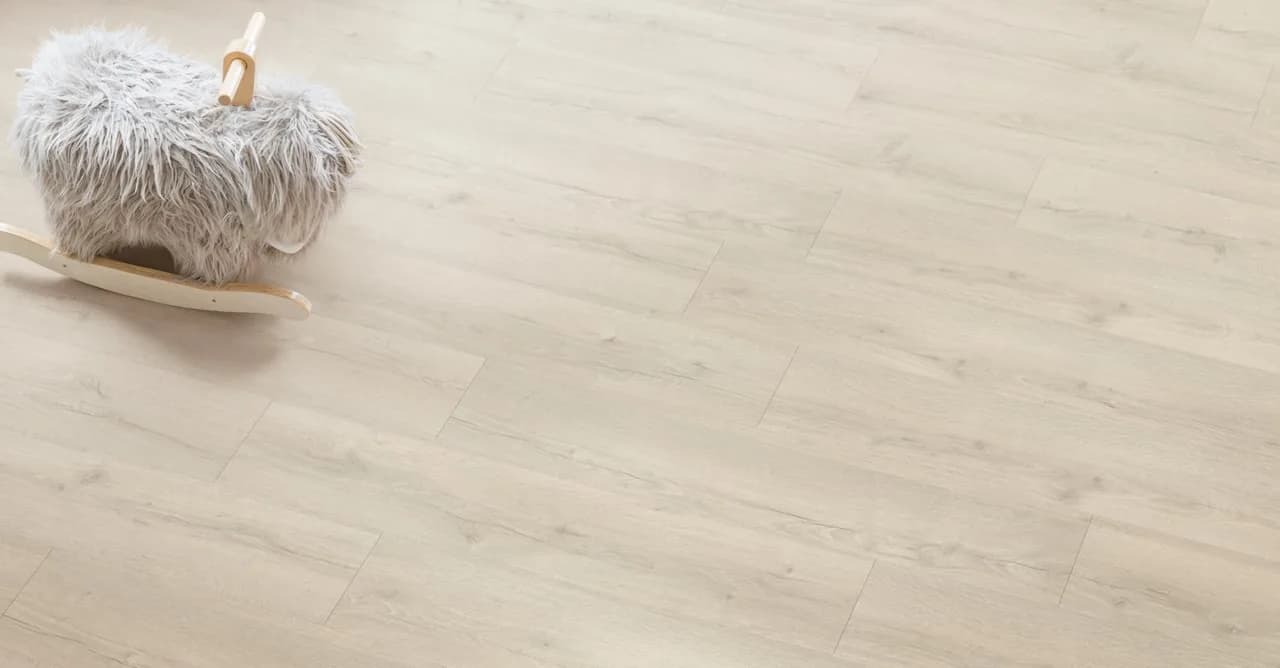 Vivid grey oak Laminate Classic