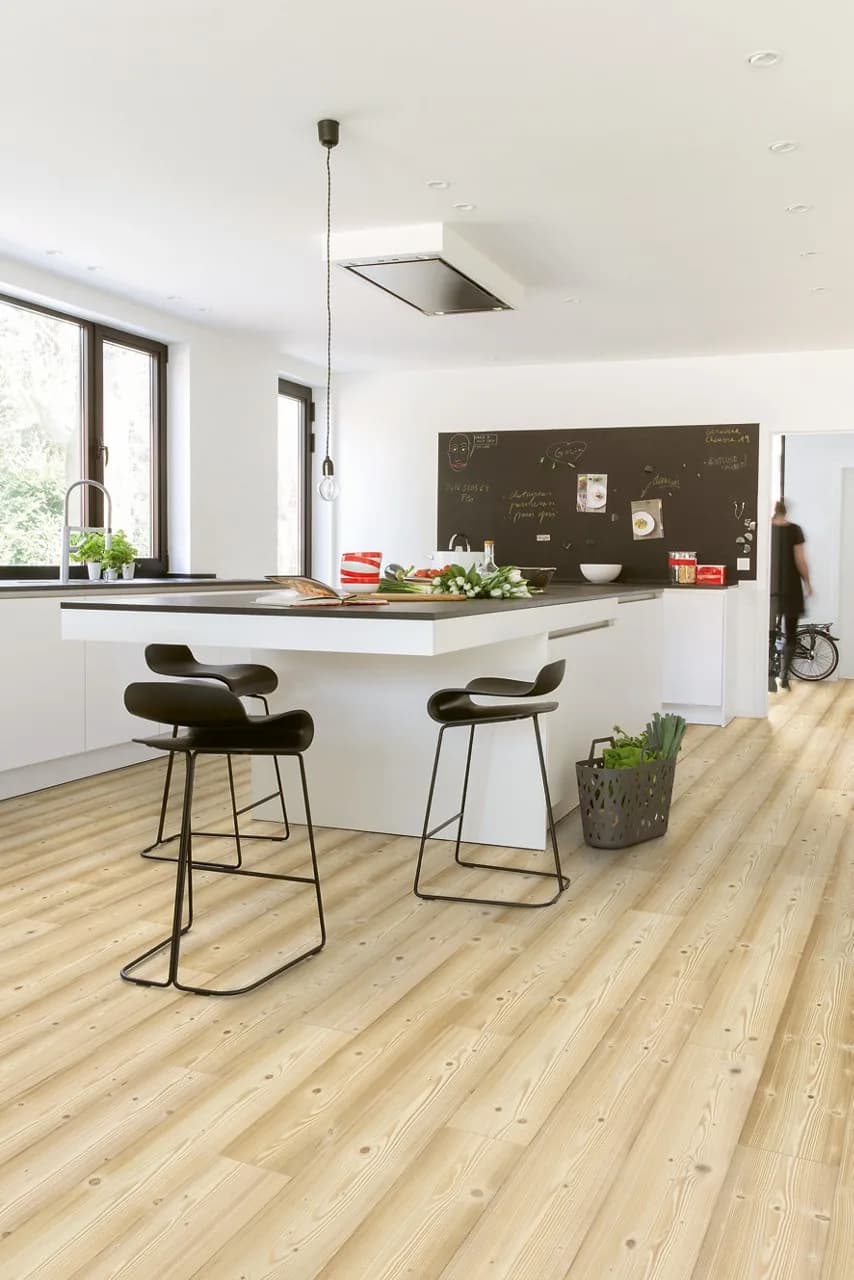 Natural pine Laminate Impressive