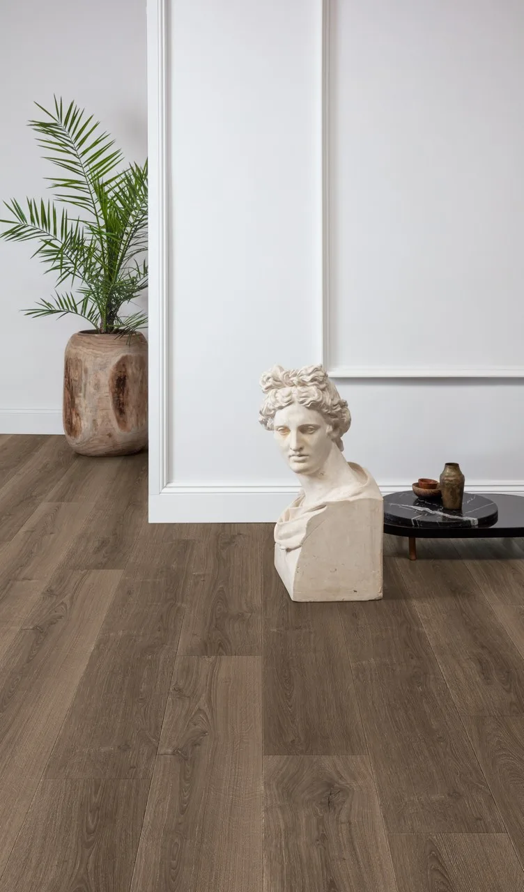 Brushed oak brown Laminate Capture
