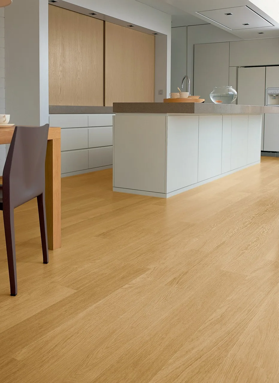 Natural varnished oak Laminate Eligna