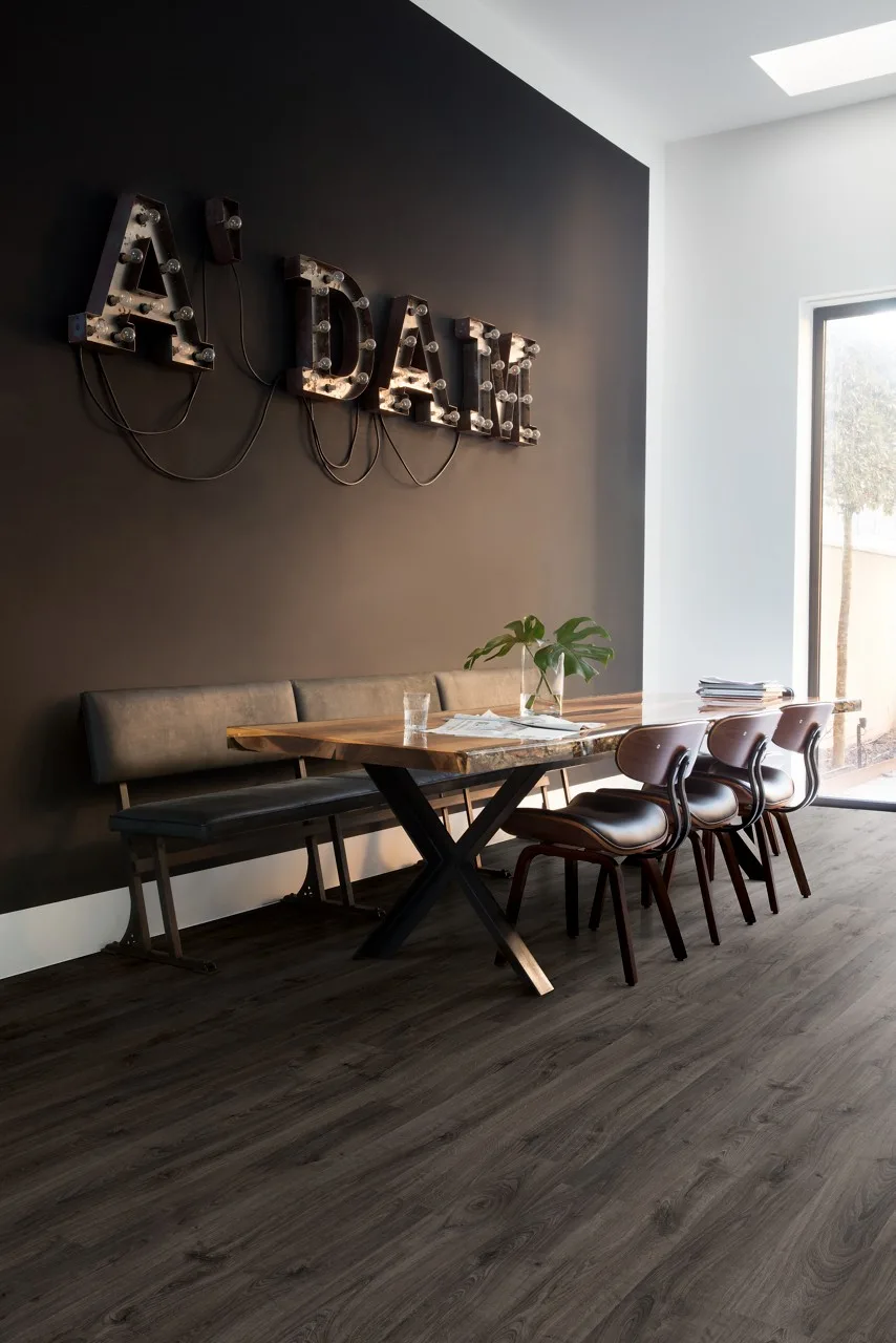 Newcastle oak dark Laminate Eligna